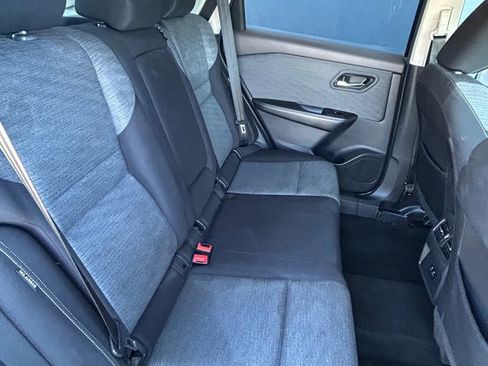 Used 2021 Nissan Rogue SV image 16