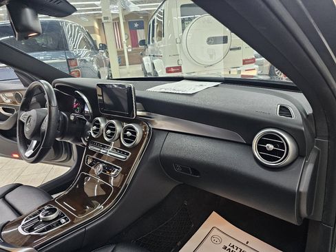 Used 2018 Mercedes-Benz C 300 Sedan w/ Premium Package image 22