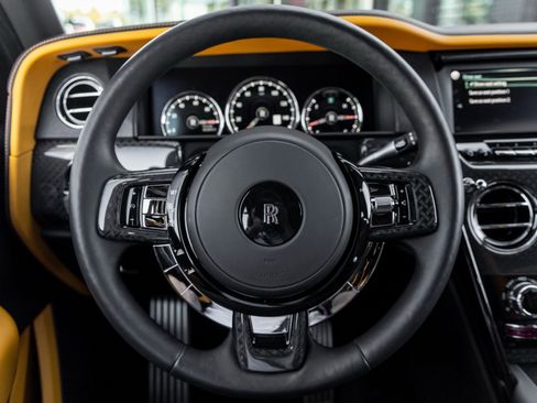 Used 2023 Rolls-Royce Cullinan Black Badge w/ Dark Exterior Package image 27