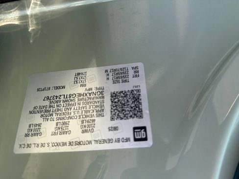 Used 2026 Chevrolet Equinox LT FWD image 24