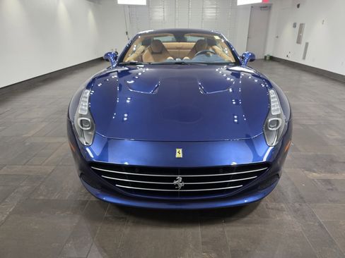 Used 2016 Ferrari California T image 29