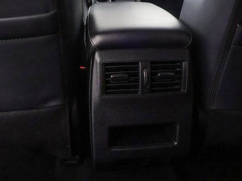 Used 2024 Mitsubishi Outlander SE image 48