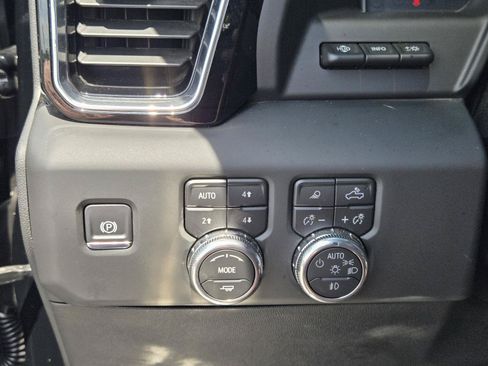 Used 2026 GMC Sierra 2500 Denali Ultimate AWD/4WD image 23