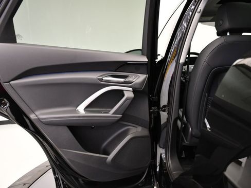 Used 2025 Audi Q5 Premium w/ Convenience Package image 39