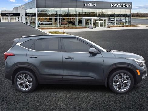 Certified 2024 Kia Seltos S image 2