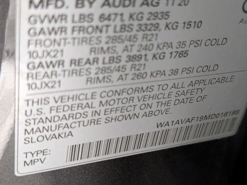 Used 2021 Audi Q8 Premium image 26