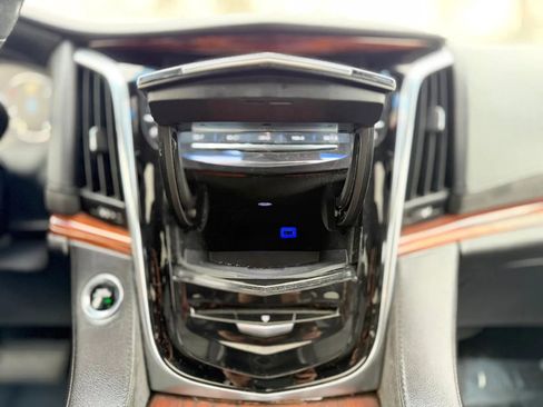Used 2015 Cadillac Escalade ESV Luxury image 20