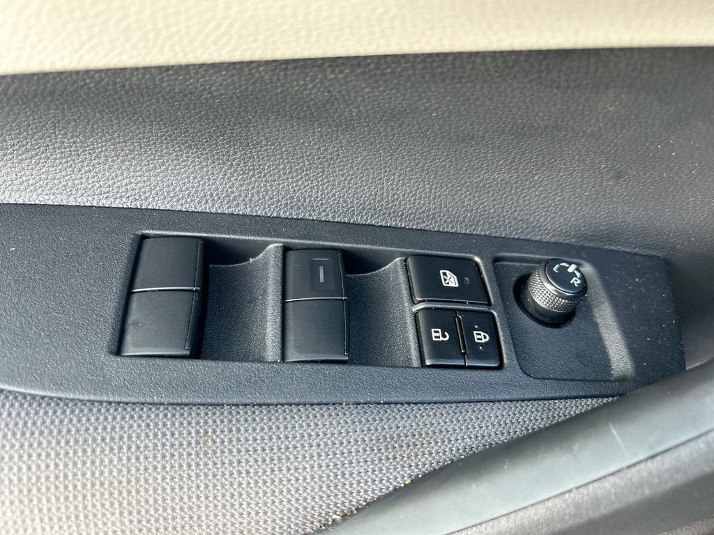 Used 2026 Toyota Corolla LE FWD image 12