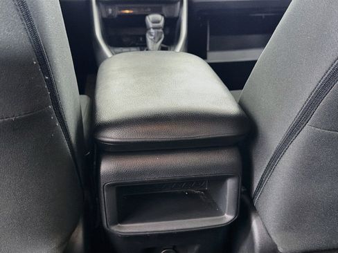 Used 2020 Toyota RAV4 LE FWD image 25