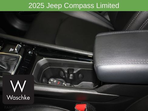 New 2025 Jeep Compass Limited w/ Sun & Sound Group AWD/4WD image 31