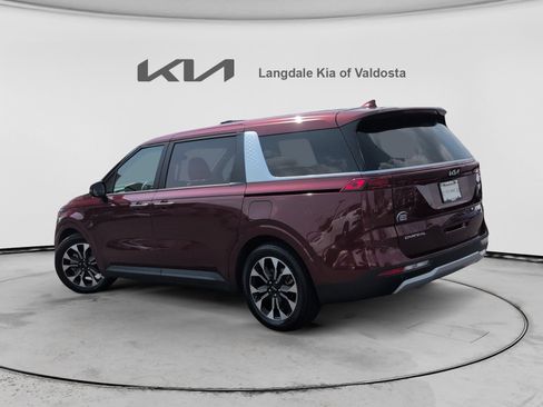 Used 2024 Kia Carnival EX FWD image 9