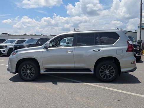 Used 2022 Lexus GX 460 Premium w/ Accessory Package AWD/4WD image 6