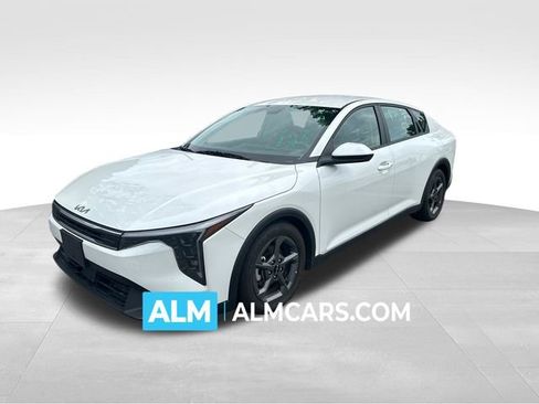 Used 2025 Kia K4 FWD image 1