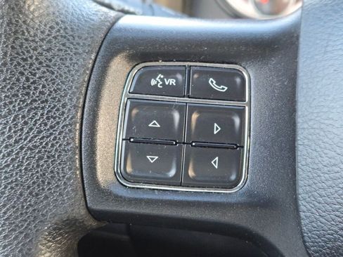 Used 2020 RAM 1500 Classic SLT image 22