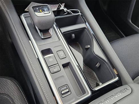 New 2025 Nissan Pathfinder SV image 22