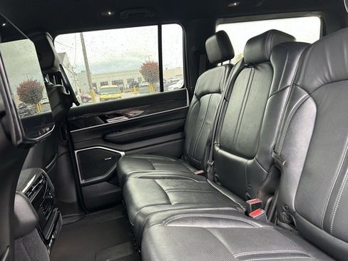 Used 2022 Jeep Wagoneer Series II w/ Rear Seat Video Group 1 image 9