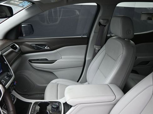 Used 2023 GMC Acadia SLT image 25