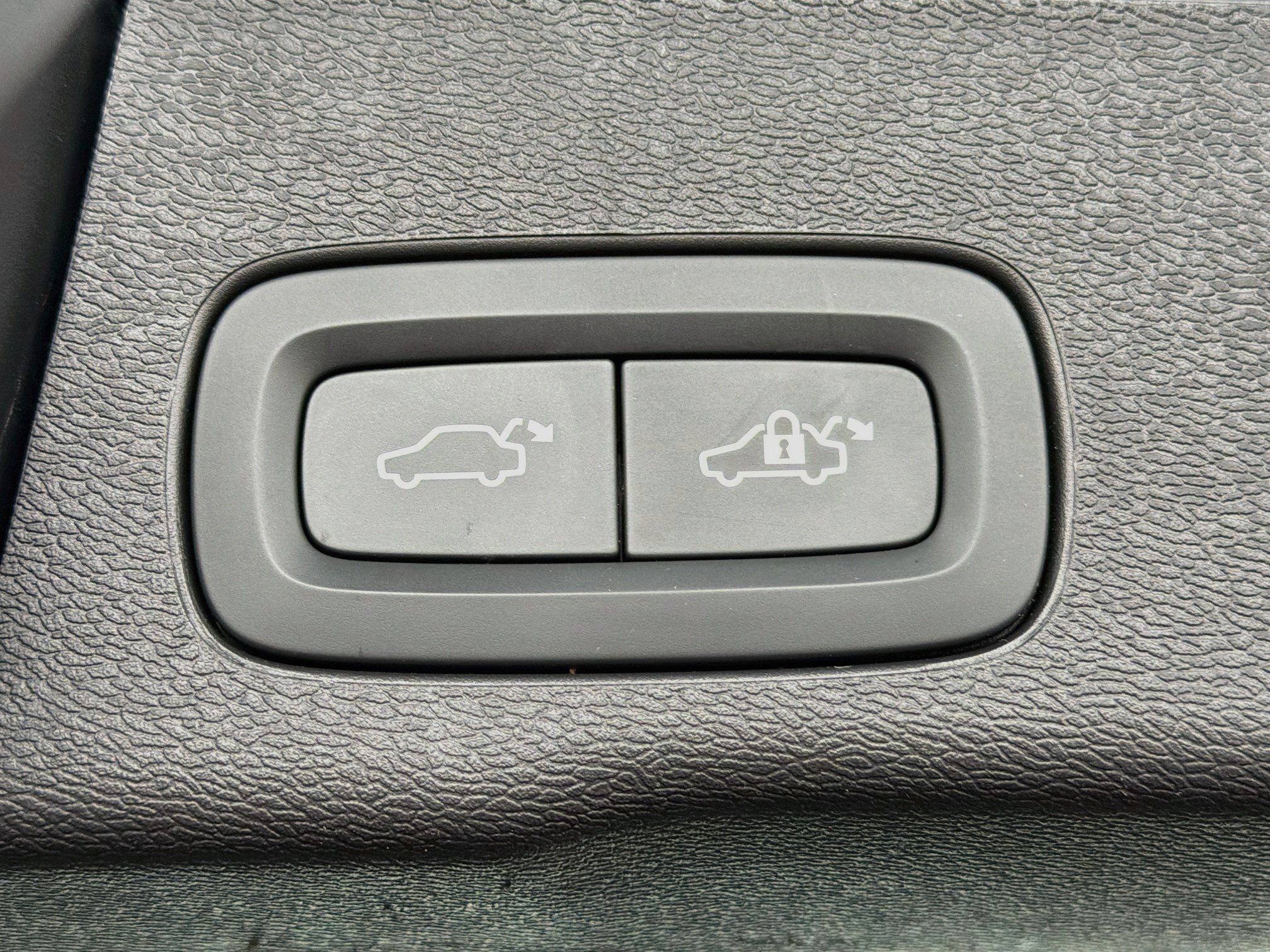 Used 2025 Volvo XC60 B5 Core AWD/4WD image 29