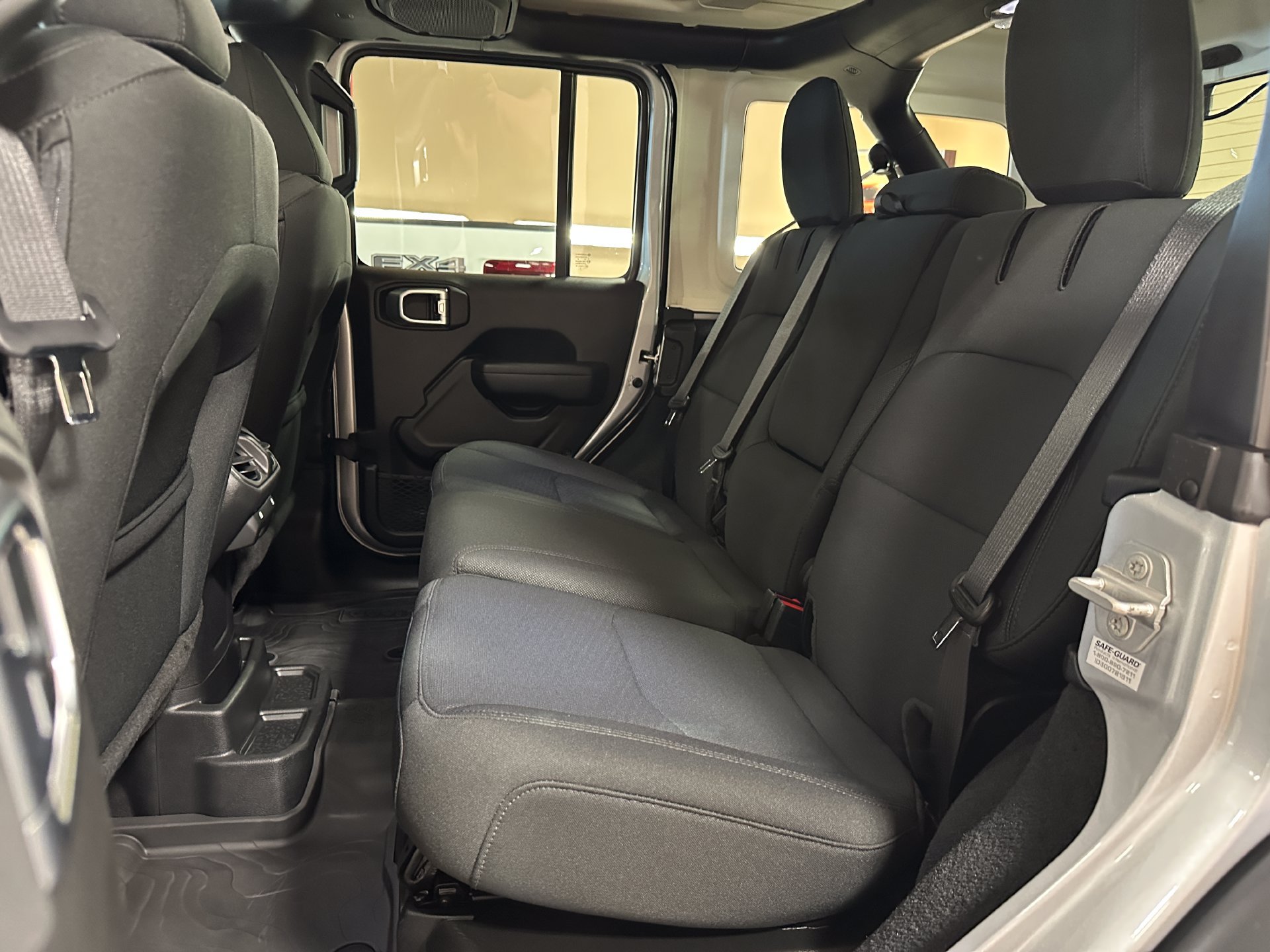 Used 2023 Jeep Wrangler Unlimited AWD/4WD image 15