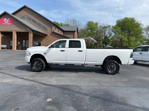 Used 2017 RAM 2500 Tradesman image 2
