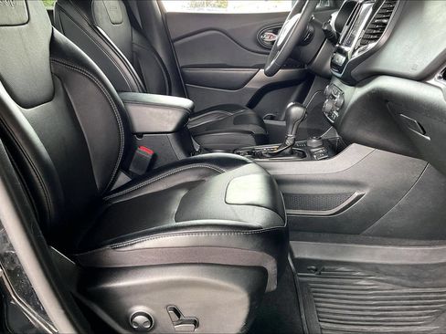 Used 2022 Jeep Cherokee Limited w/ Mopar Interior Package AWD/4WD image 25