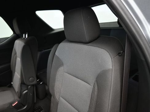 Used 2023 Chevrolet Traverse LT FWD image 30