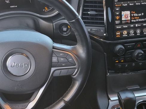 Used 2021 Jeep Grand Cherokee Laredo X AWD/4WD image 13