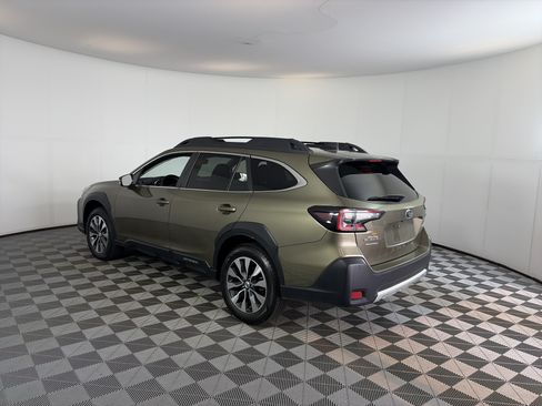 Used 2024 Subaru Outback Limited AWD/4WD image 8