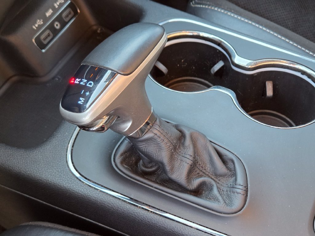 Used 2018 Dodge Durango SRT w/ Technology Group AWD/4WD image 35