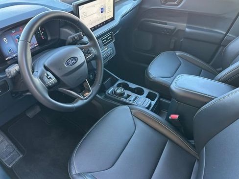 Used 2025 Ford Maverick Lobo image 13