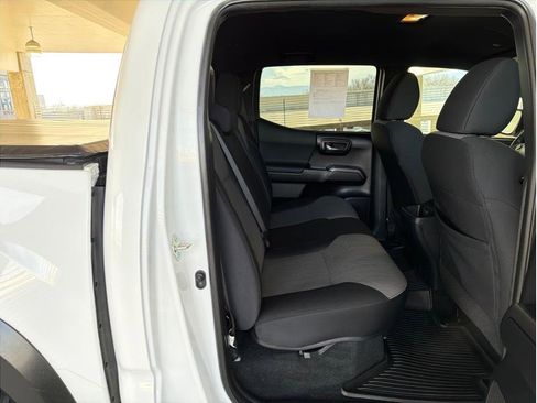 Used 2020 Toyota Tacoma TRD Off-Road image 13
