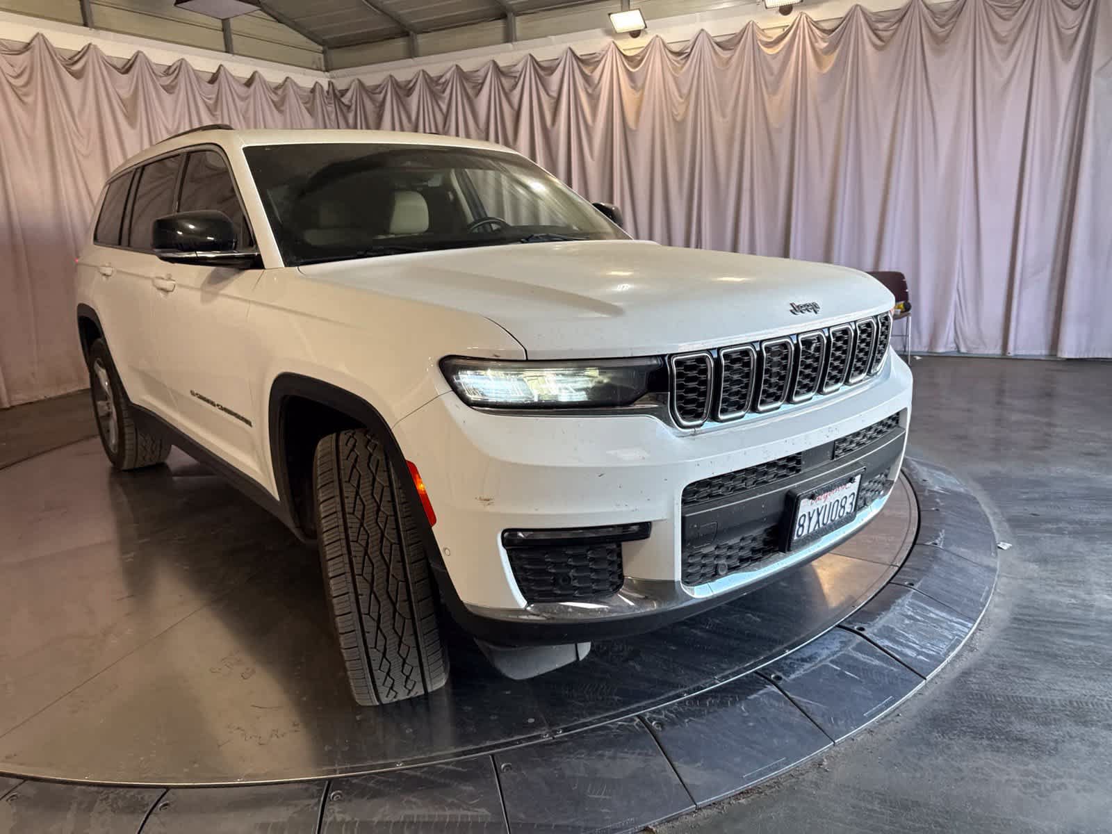 Used 2021 Jeep Grand Cherokee L Limited w/ Luxury Tech Group II AWD/4WD image 3