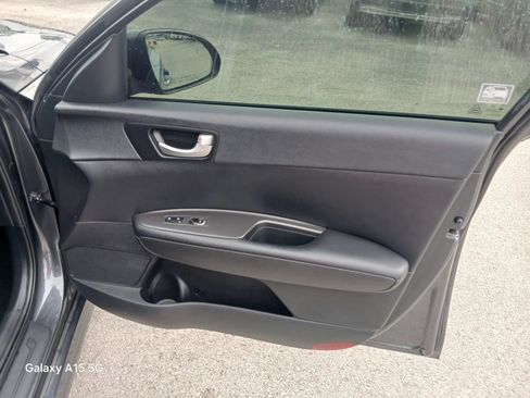 Used 2018 Kia Optima S FWD image 16