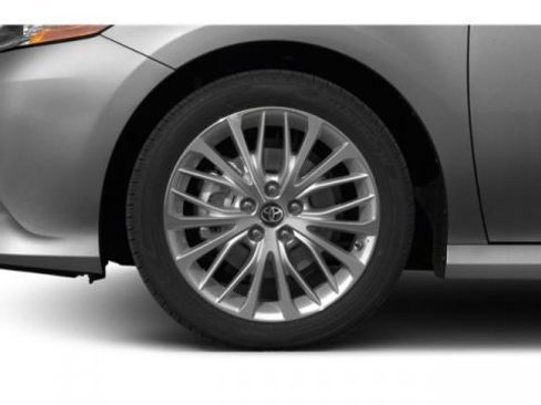 Certified 2020 Toyota Camry XLE image 11