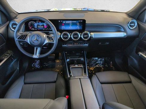 Used 2026 Mercedes-Benz GLB 250 4MATIC image 15