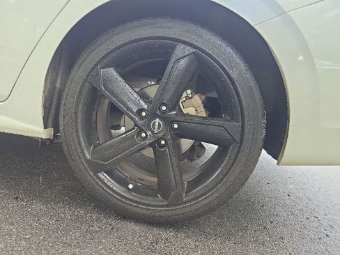Used 2024 Nissan Sentra SR FWD image 11