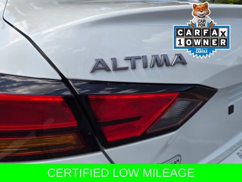 Used 2025 Nissan Altima 2.5 SR w/ SR Premium Package AWD/4WD image 8