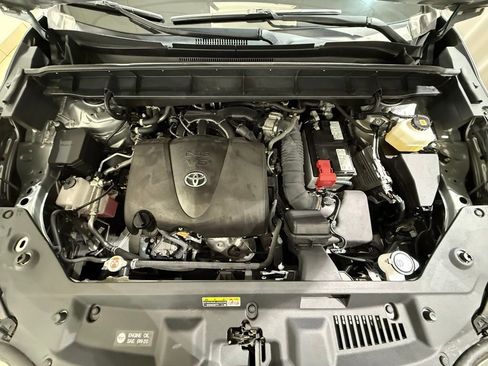Certified 2022 Toyota Highlander XLE image 10