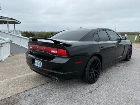Used 2014 Dodge Charger SXT w/ Blacktop Package RWD image 5