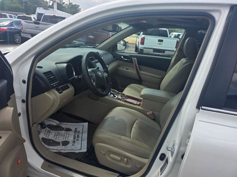 Used 2012 Toyota Highlander Limited FWD image 6
