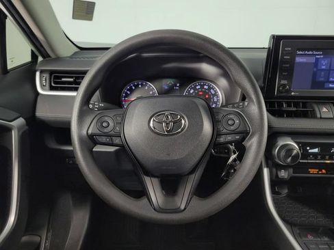 Used 2020 Toyota RAV4 LE FWD image 21