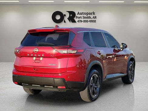 Used 2024 Nissan Rogue SV AWD/4WD image 5