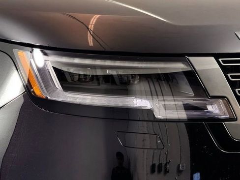Certified 2026 Land Rover Range Rover SE AWD/4WD image 12
