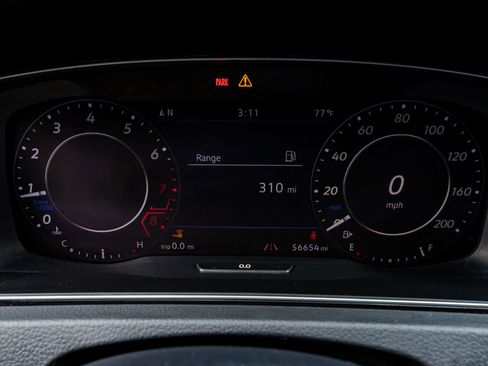 Used 2018 Volkswagen Golf R 4-Door image 15