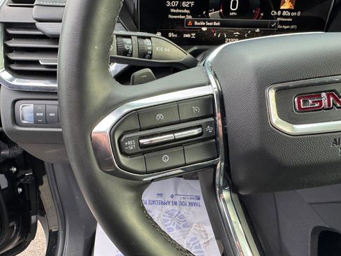 Used 2025 GMC Acadia Elevation image 24