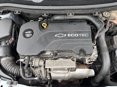 Used 2018 Chevrolet Cruze LS FWD image 15