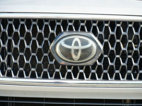 Used 2018 Toyota Tacoma TRD Off-Road RWD image 5