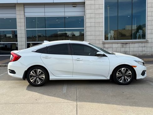 Used 2017 Honda Civic EX-T image 6