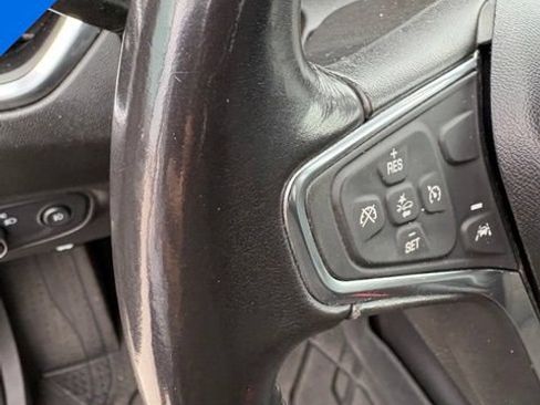 Used 2021 Chevrolet Equinox LT FWD image 16
