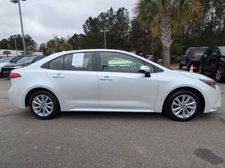 Used 2023 Toyota Corolla LE video 3